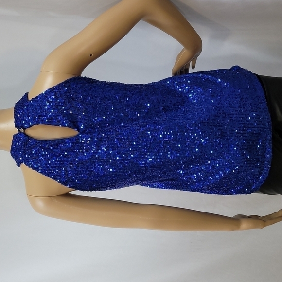 CABLE & Gauge Halter Neck Sequin Embellished Top - Picture 8 of 11